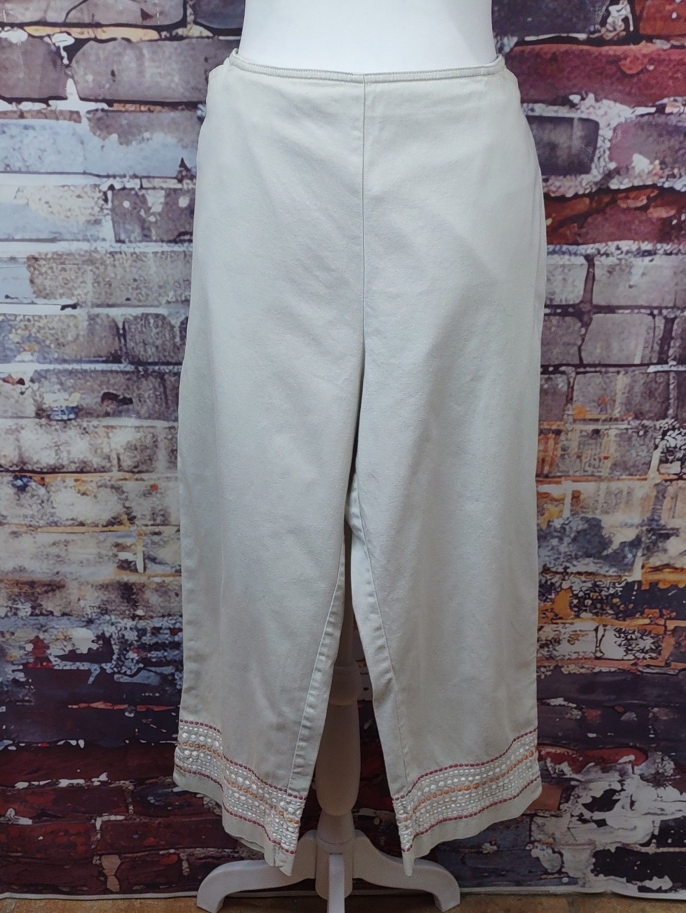 Geoffrey Beene Cream Cropped Wide-Leg Pants with Embroidered Hem